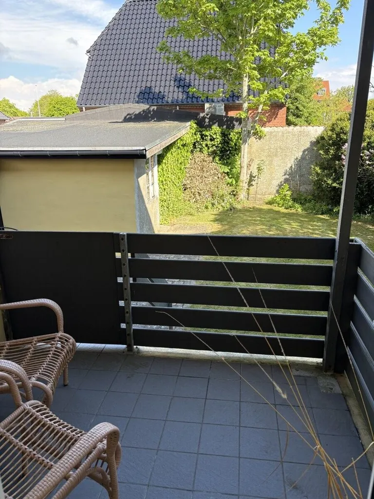Balcone - 3-Bed Flat with Balcony in Esbjerg
