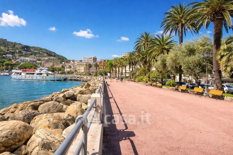 Fully Furnished Apartment in Piazza Cavour, Rapallo