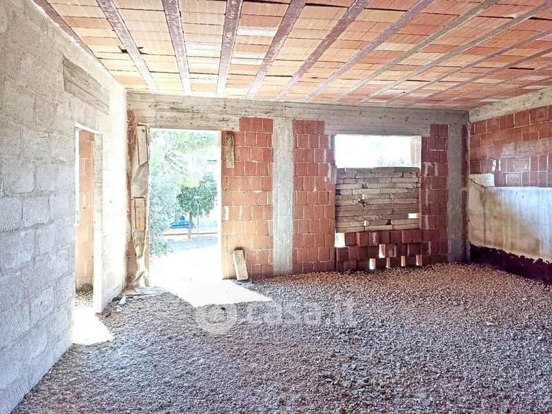 Pièces - Spacious Apartment with South Balcony in Maruggio