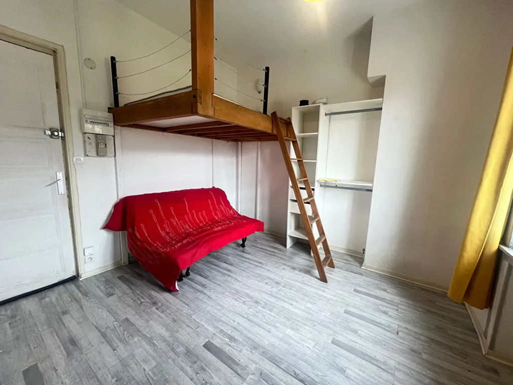 Chambres - Studio Lumineux au 4ème Étage à Grenoble