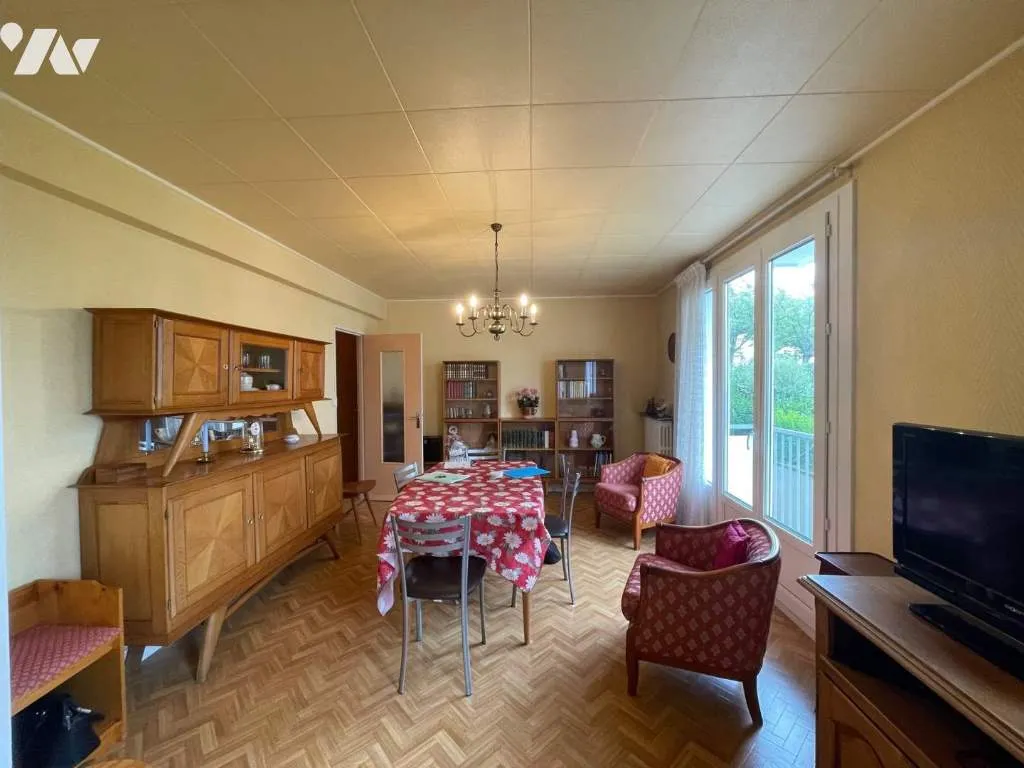 Salle à manger - Appartement avec balcon et garage à Rennes
