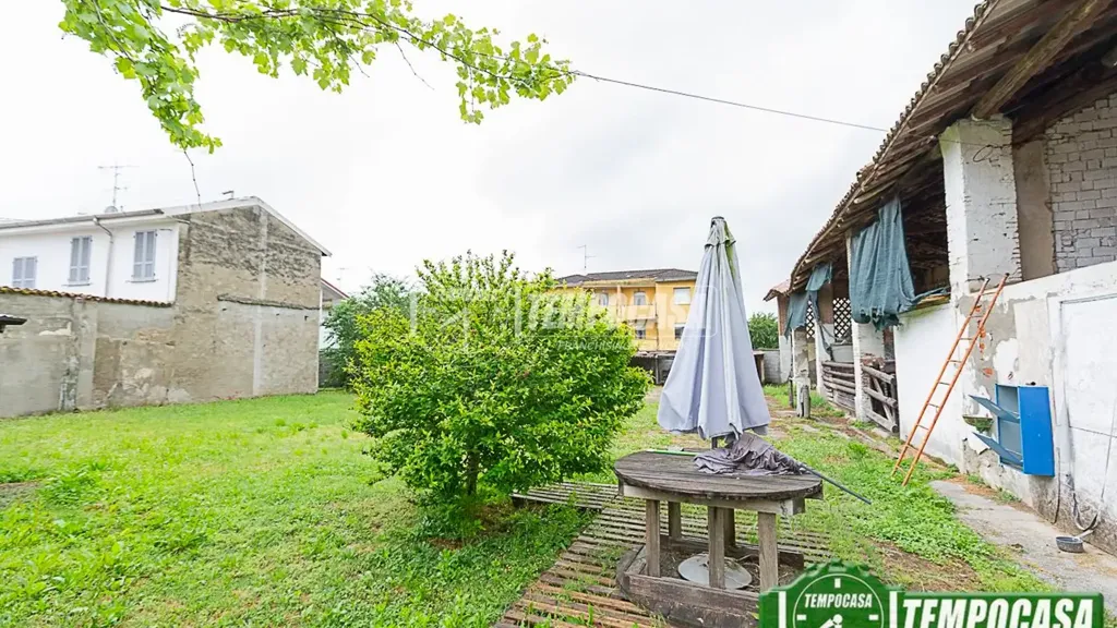 Aed - Rustic Cottages to Renovate in Guardamiglio