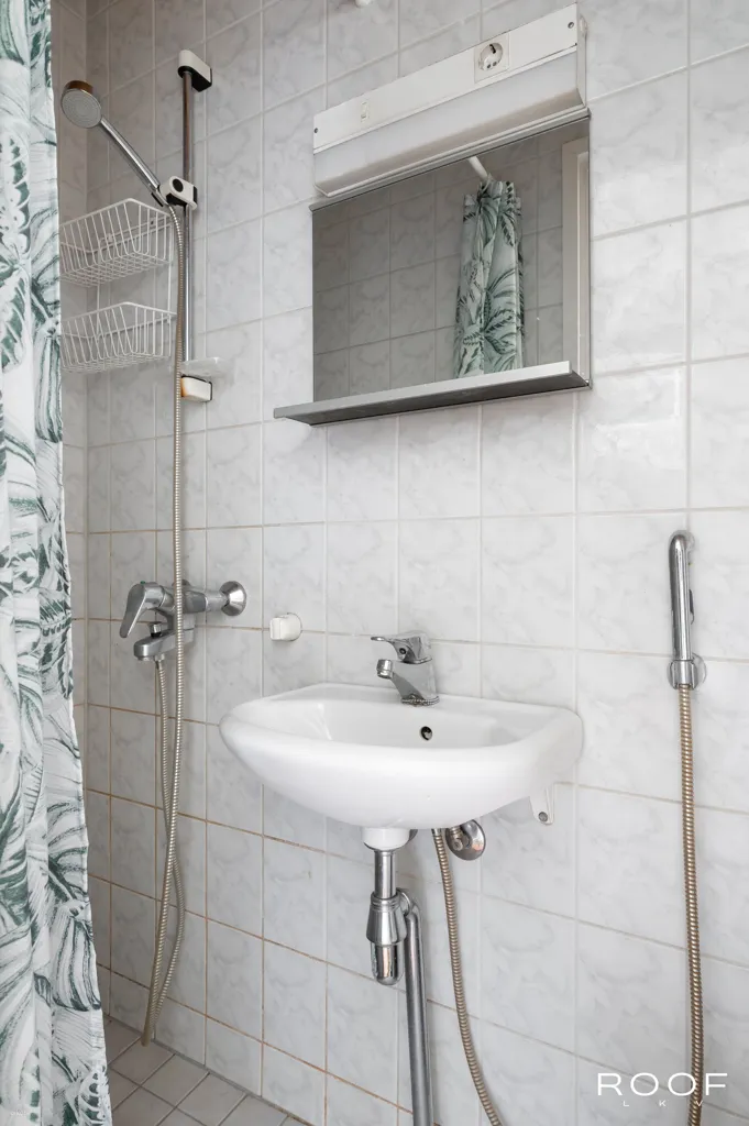 Vannitoad - Historic Flat with Central Location in Kallio