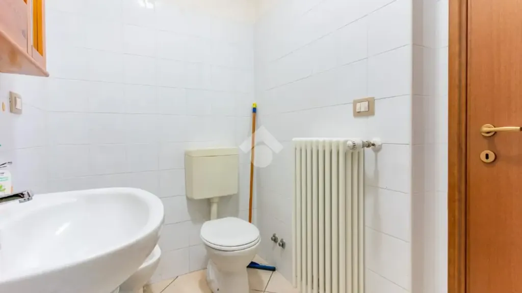 Salles de bain - Trilocale with Balcony in Ferrara