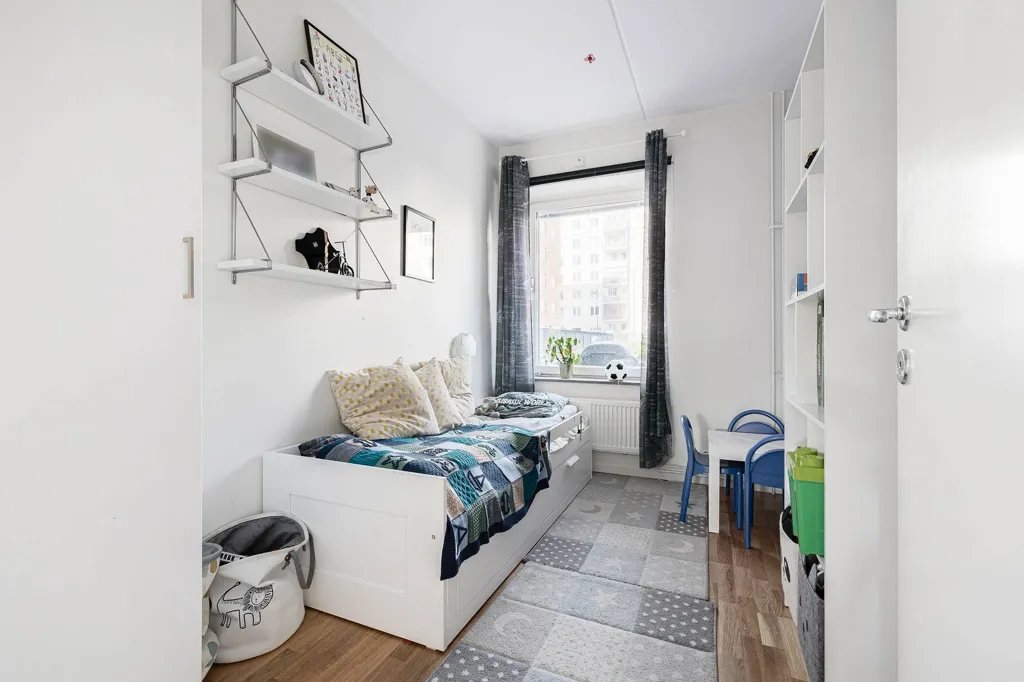 Magamistoad - Open-Plan Flat with Balcony in Central Kallhäll