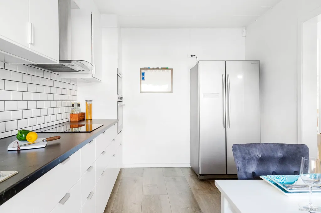 Cuisine - Charming Apartment with Sunny Terrace in Kista