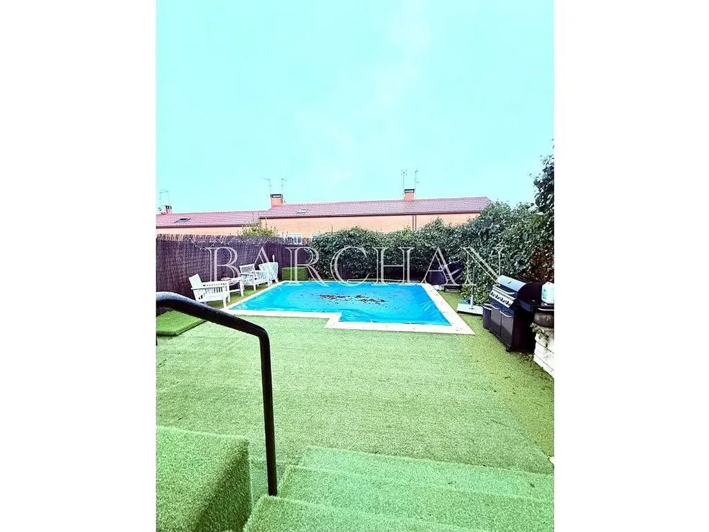 Piscine - Chalet with Pool and Garden in Quijorna