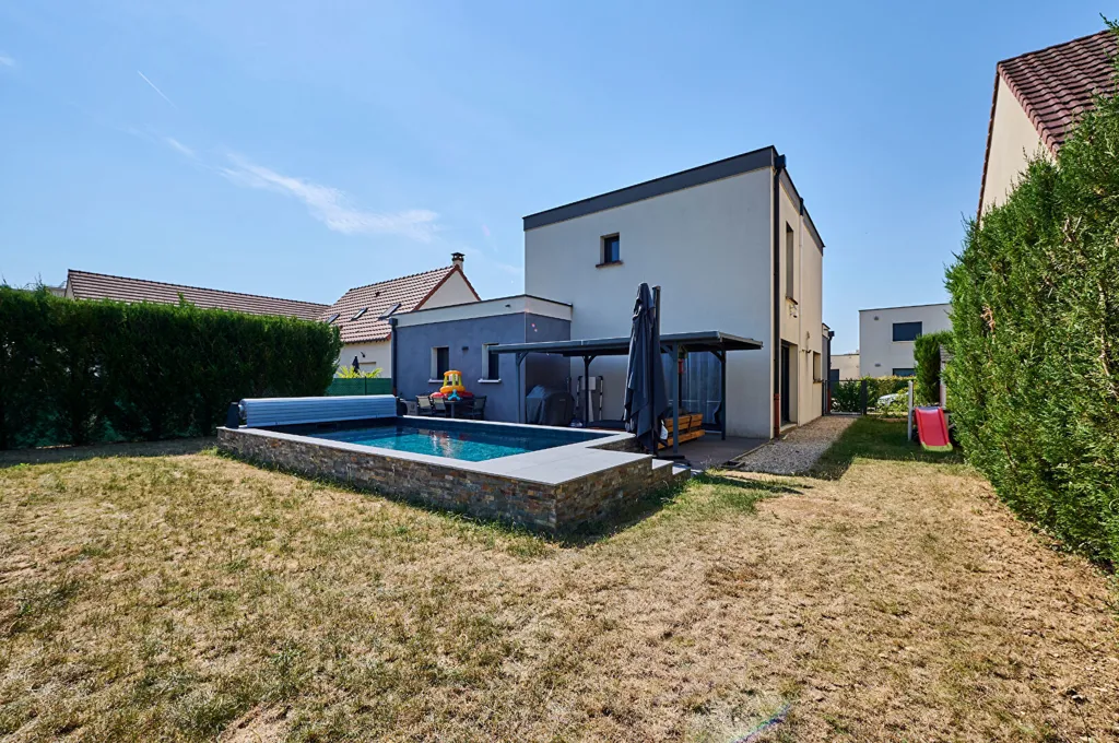 Piscine - Maison Contemporaine avec Piscine à Bressey Sur Tille