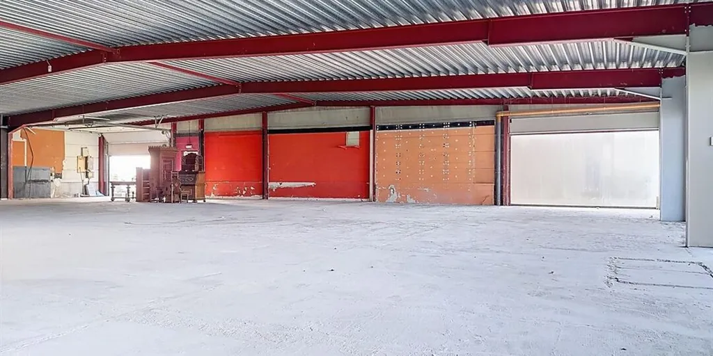 Toad - Commercial Space with Parking near Messancy-Arlon