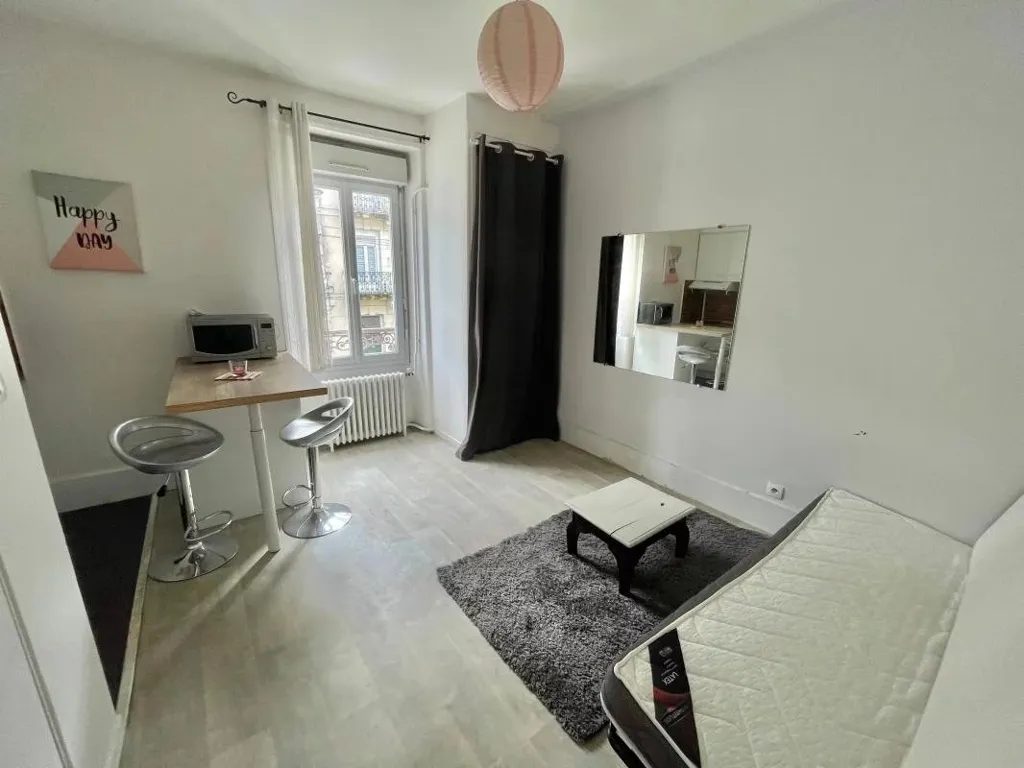 Chambres - Studio Meublé avec Commerces à Rue Gambetta