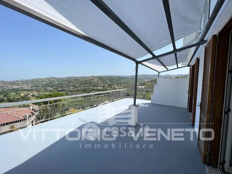 Terrass - Apartment with Sea View in Laureana Cilento