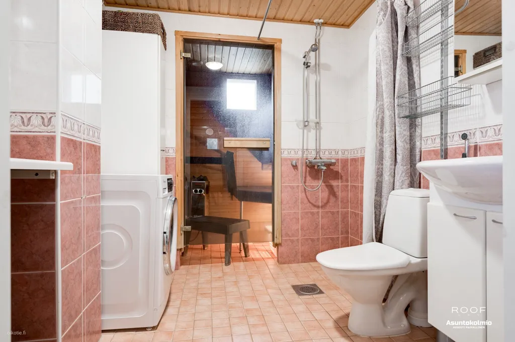 Vannitoad - Top-Floor Apartment with Glazed Balcony in Oulu