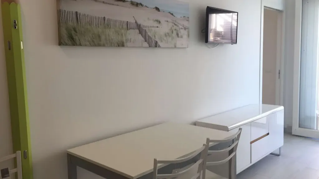 Chambres - Seafront Studio with Balcony in Jesolo