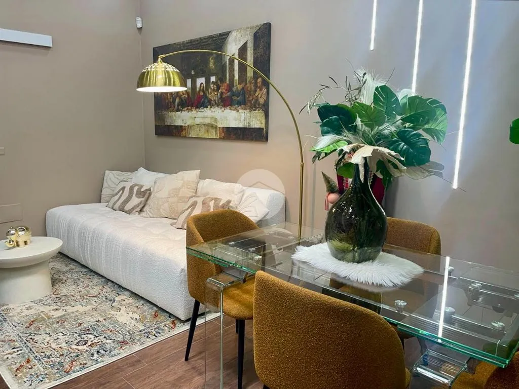 Salón - Modern 3-Bedroom Apartment in Cosenza