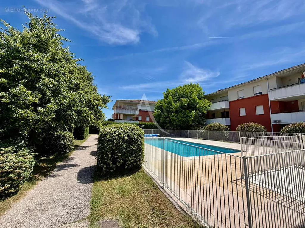 Pool - T2 Apartment with Pool in Bessières Centre