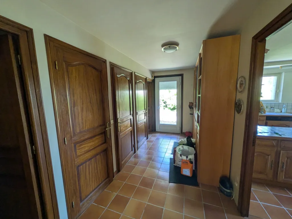 Esik - Bourgeois House with Ample Garden in Bubry