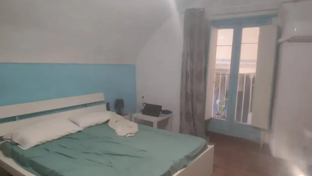 Magamistoad - Modernised Two-Bedroom Flat with Balcony in Naples