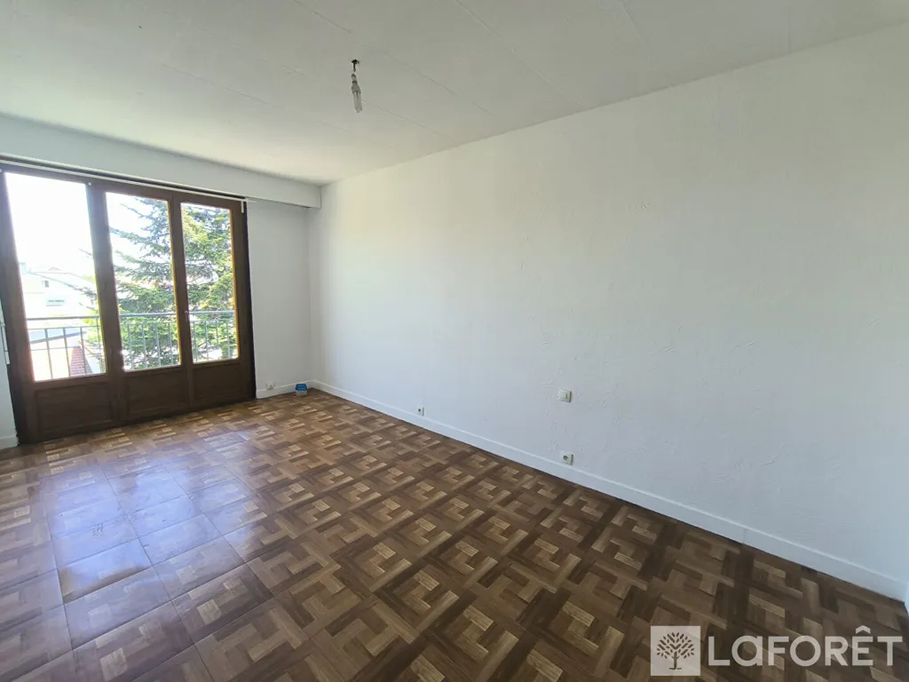 Elutuba - Refurbished 2-Bed Flat with Balcony in Reims
