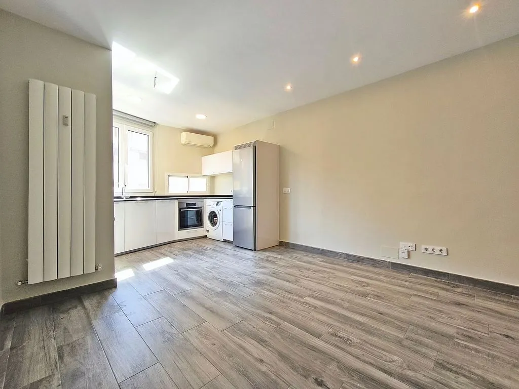 Kitchen - Modernised Flat with East View in Chamartín