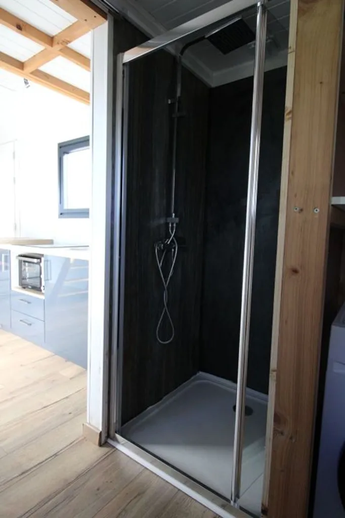 Salles de bain - Studio avec Balcon à Pavilly