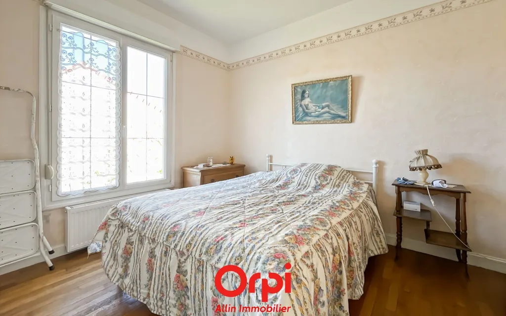 Chambres - Maison Individuelle avec Jardin à Montluçon