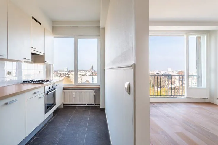 Kitchen - Apartment with Canal View in Antwerp
