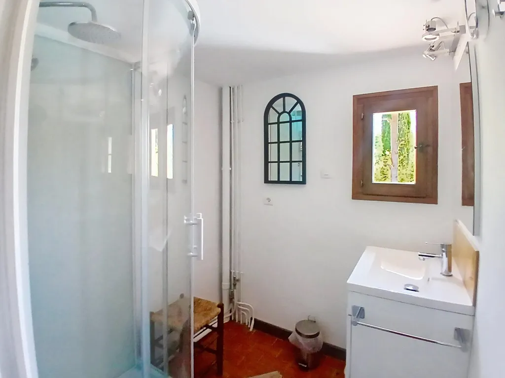 Salles de bain - Villa avec Piscine et Vue Lac à Esparron-de-Verdon