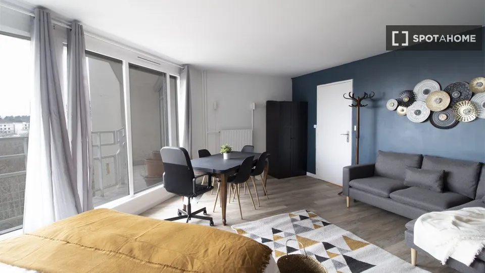 Chambres - Appartement à Louer à Nanterre