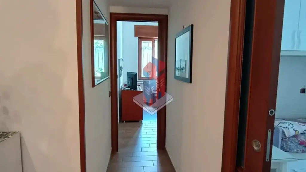Ingresso - Appartamento con due balconi a Napoli