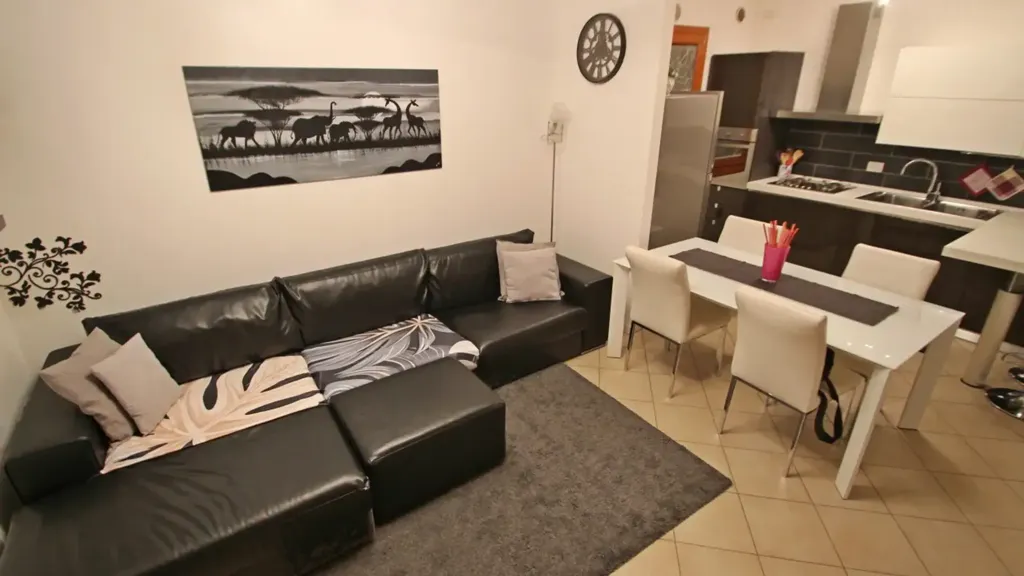 Soggiorno - Duplex Apartment with Garage in VETERNIGO