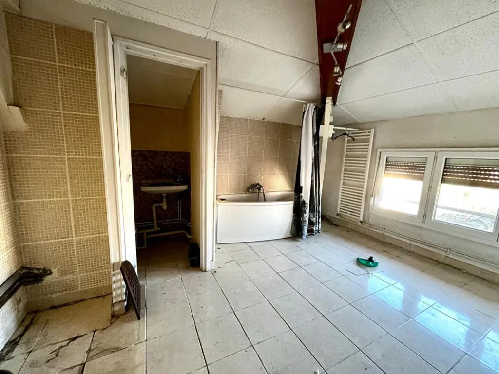 Vannitoad - Development Opportunity Building in Châtillon Centre