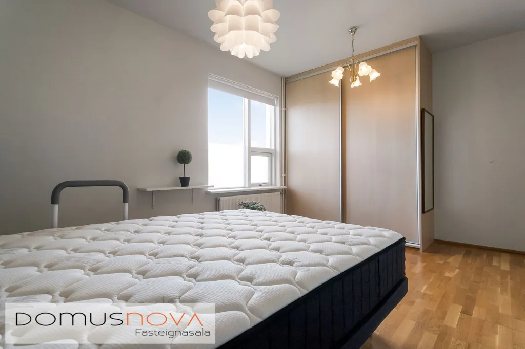 Chambres - Two-Bedroom Apartment with Balcony in Akranes