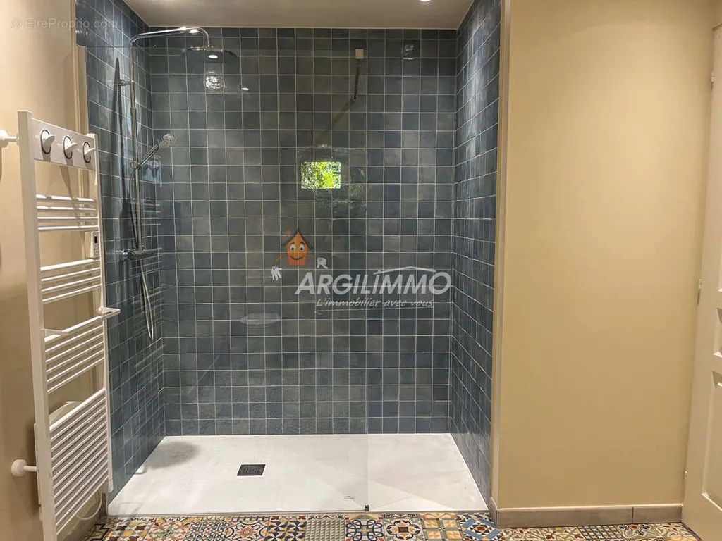 Salles de bain - Ensemble Immobilier avec Piscine à 20 min du Mans
