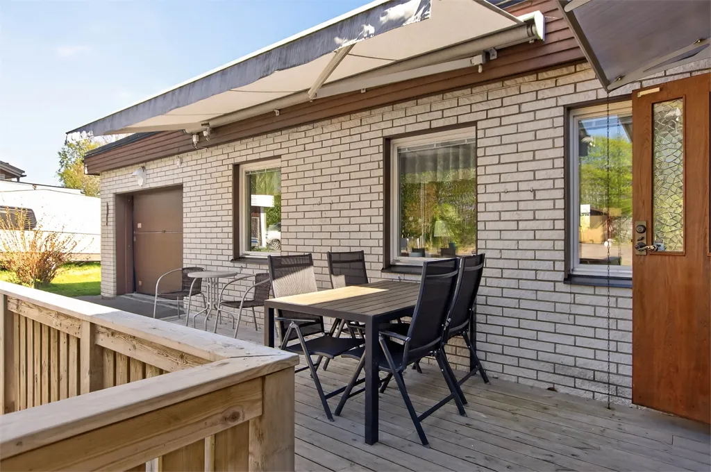 Terrass - Ensuite Villa with Garden in Jönåker