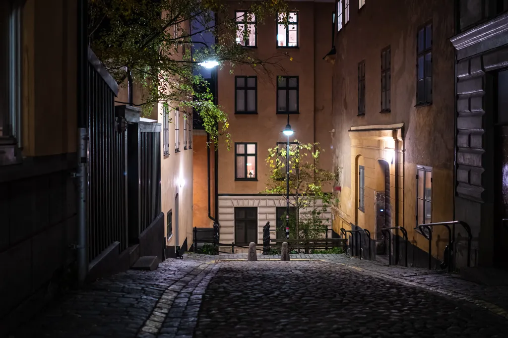 Stanze - Turn-of-the-Century Flat with Balcony in Södermalm