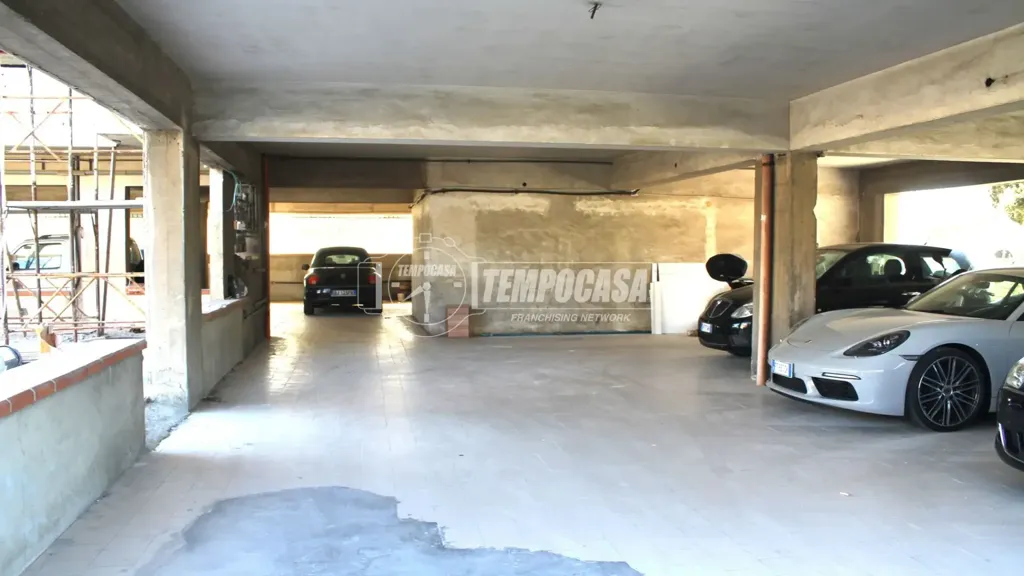 Garaaž - Panoramic Penthouse with Balcony in Reggio Calabria