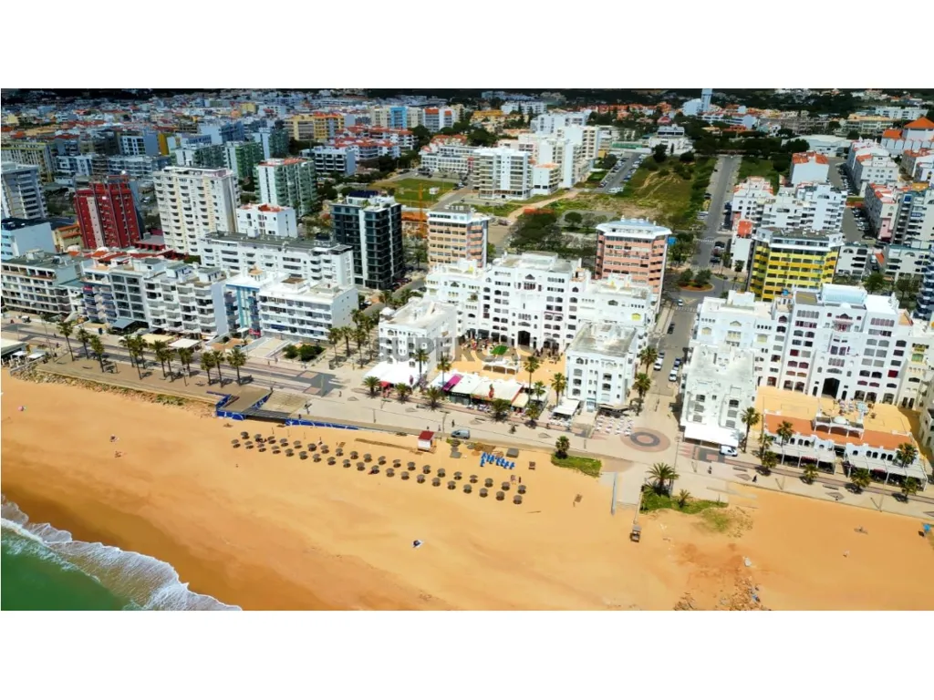 Aerial - 3-Bedroom Flat with Sea View in Loulé