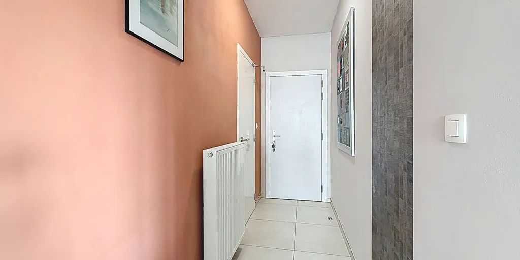 Esik - Apartment with Balcony in Mont-sur-Marchienne