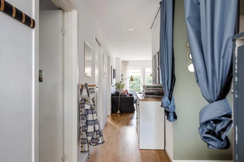 Entrée - Spacious 4-Bedroom with Sunny Terrace in Bredsand