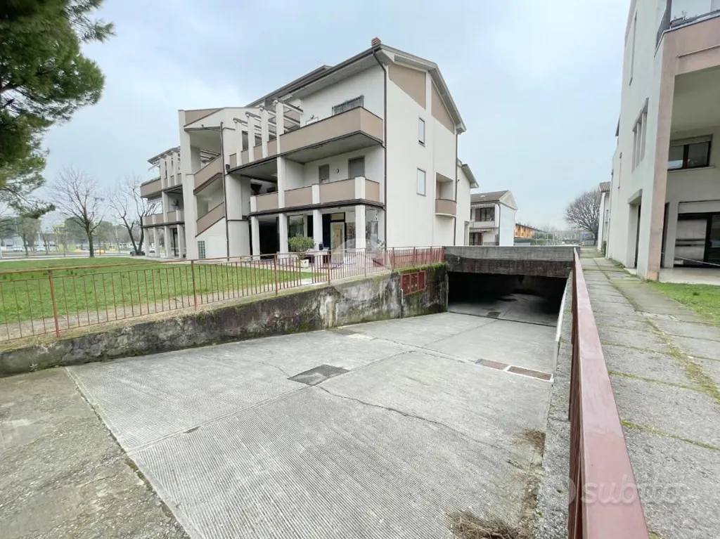 Esterno - Shop with Basement in Roncadelle