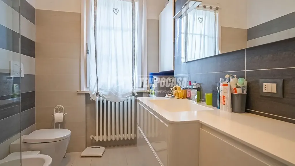 Salles de bain - Renovated Apartment with Pool in Sirmione