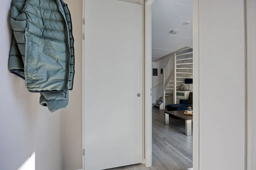hallway_entrance