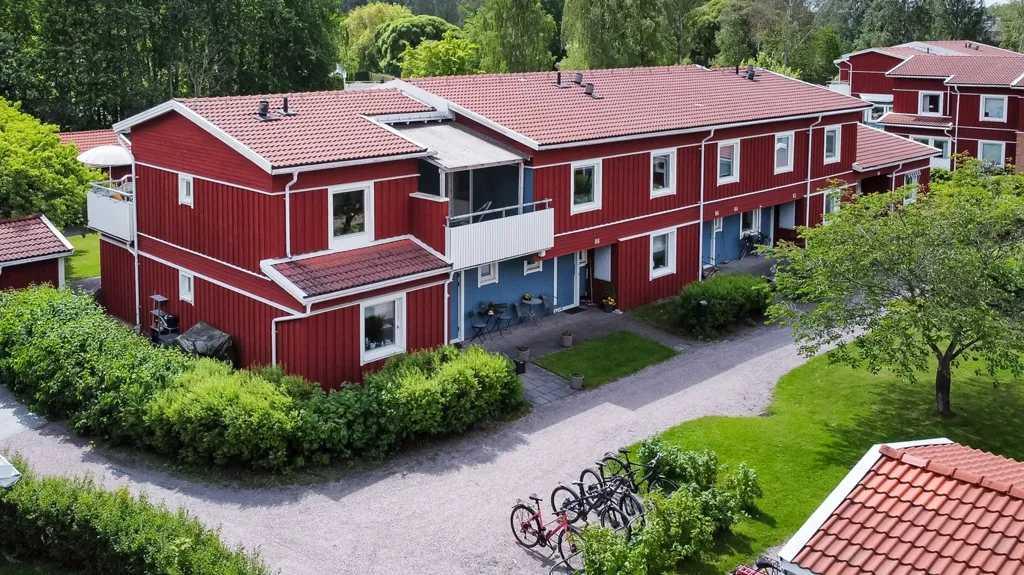 Aerial - Terraced House with Garden in Almby