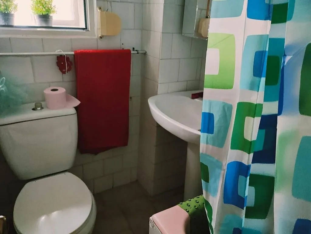 Bathrooms - 3-Bedroom Flat with Garage in Casetas