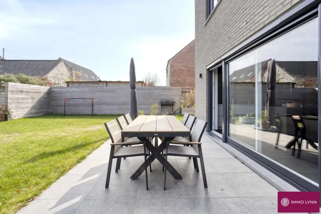 Terrace - Contemporary House with Large Attic in Kampenhout