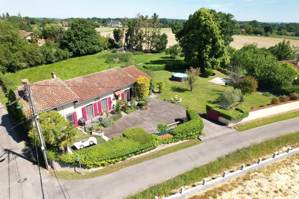 Vue aérienne - Maison avec Vue sur les Pyrénées à 34 min de Tarbes
