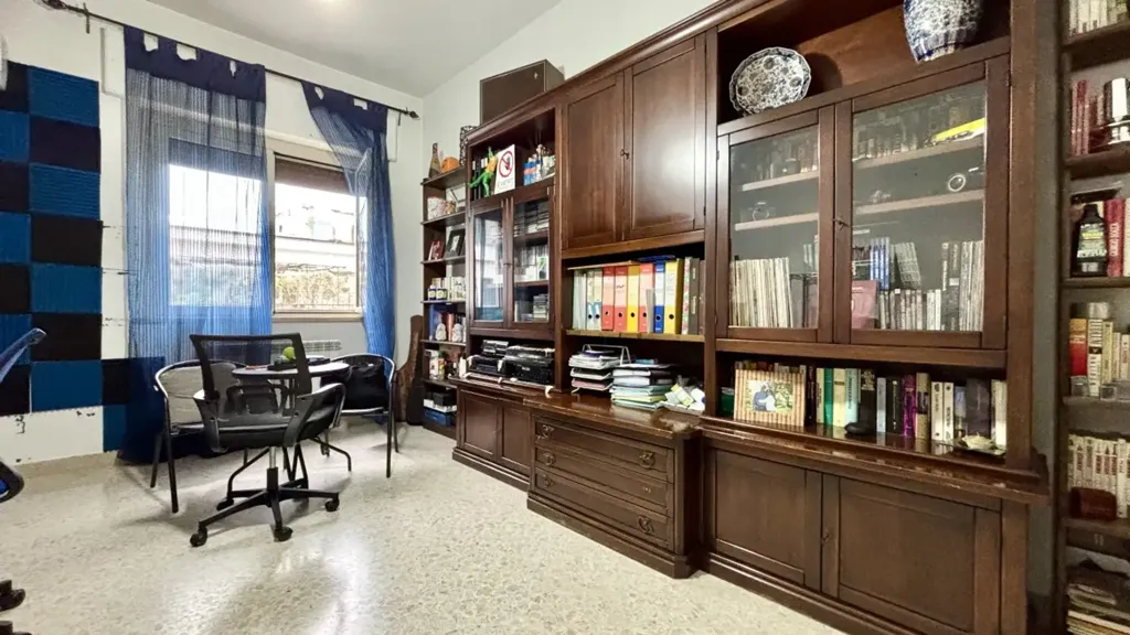 Studio - 5-Bedroom Apartment with Balcony in Palermo