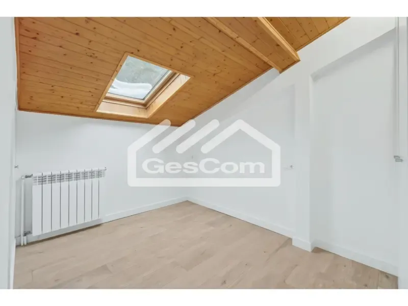 Pièces - Modernised Attic Apartment in Encamp Centre