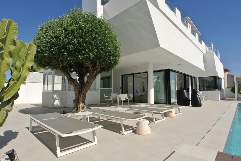 Piscina - Luxury Villa with Pool in La Marina