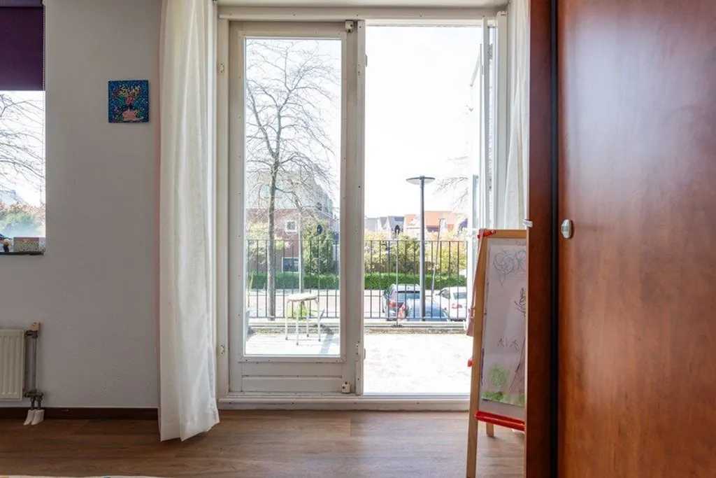 Chambres - Three-Bedroom Tussenwoning with Garden in Rijswijk